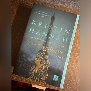 The Nightingale
Kristin Hannah - Book